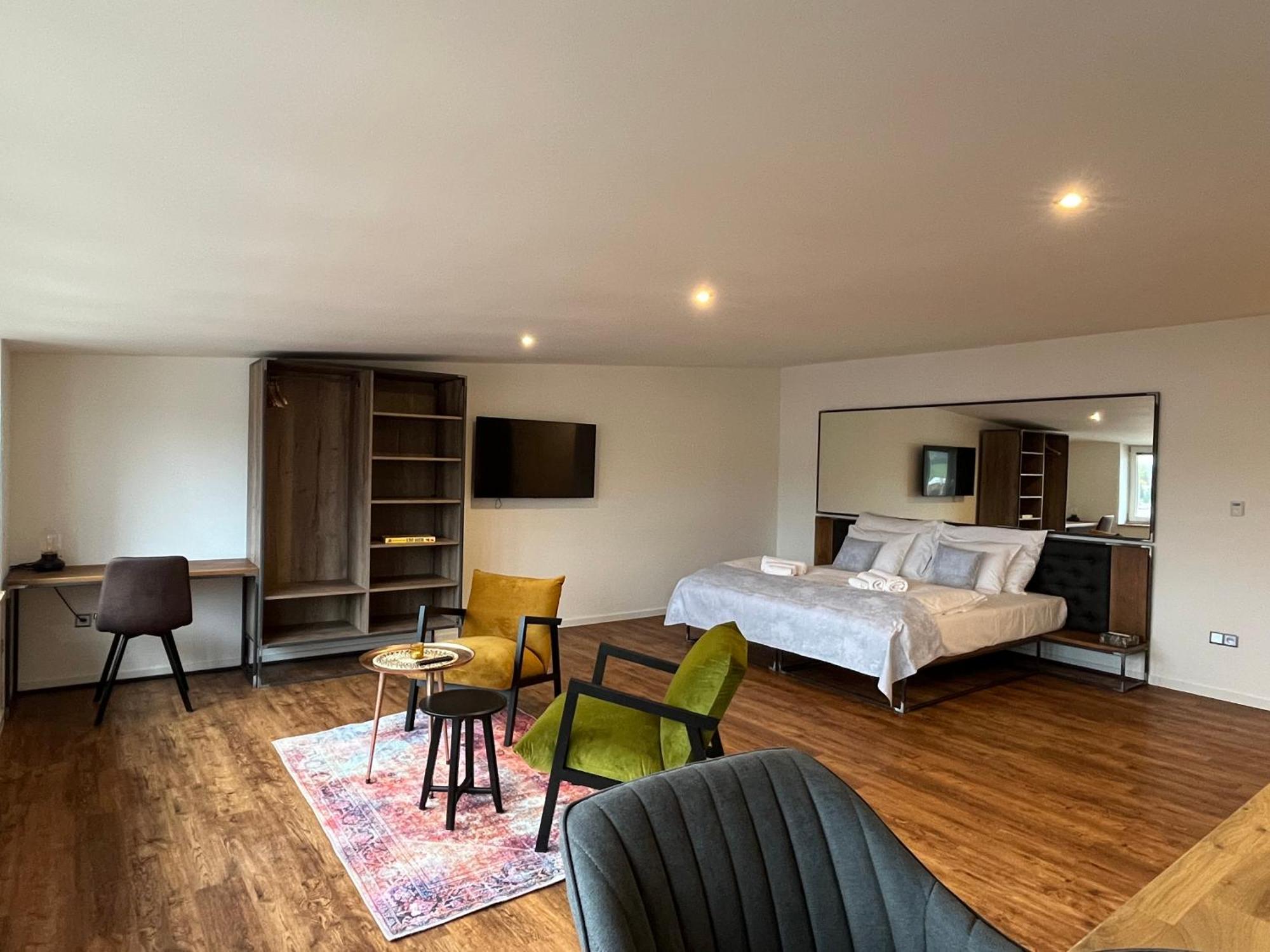 Apartmany Male Namesti, Broumov Esterno foto